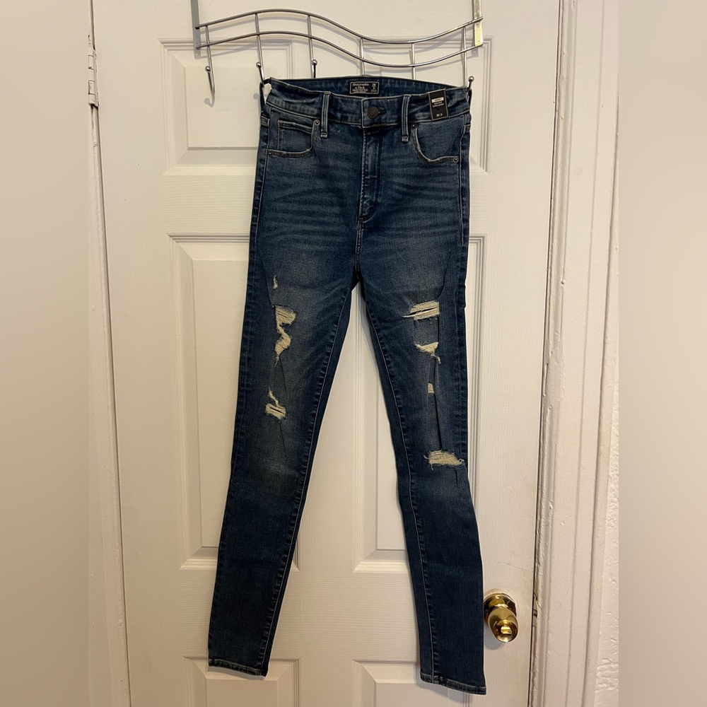 Brand new Abercrombie & Fitch high rise super skinny jeans